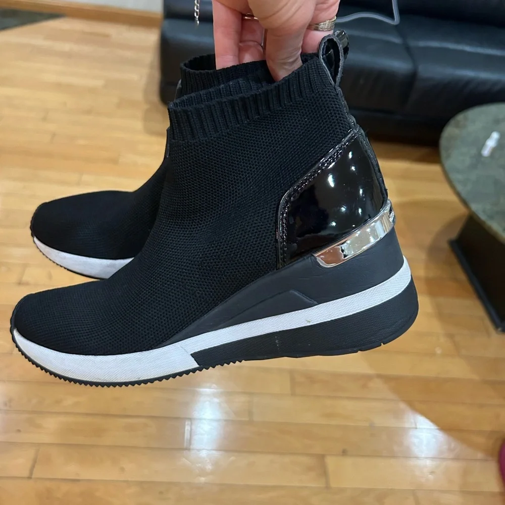 Michael Kors boots, size 7 - Picture 4 of 12